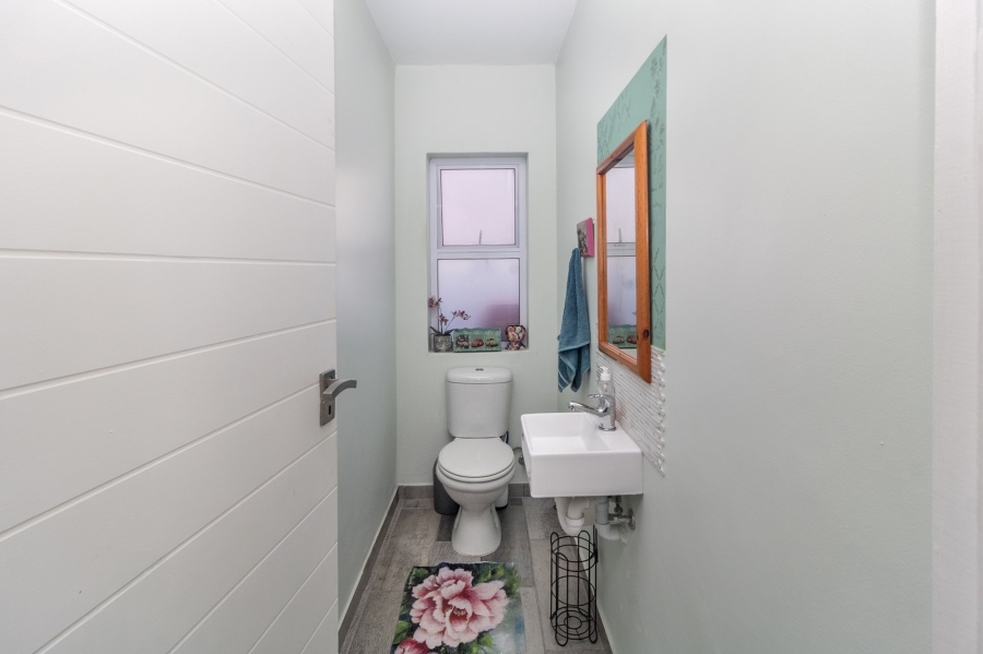 4 Bedroom Property for Sale in Shelley Point Western Cape